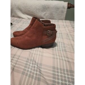 Billey Tan Suede Ankle Boots size 10